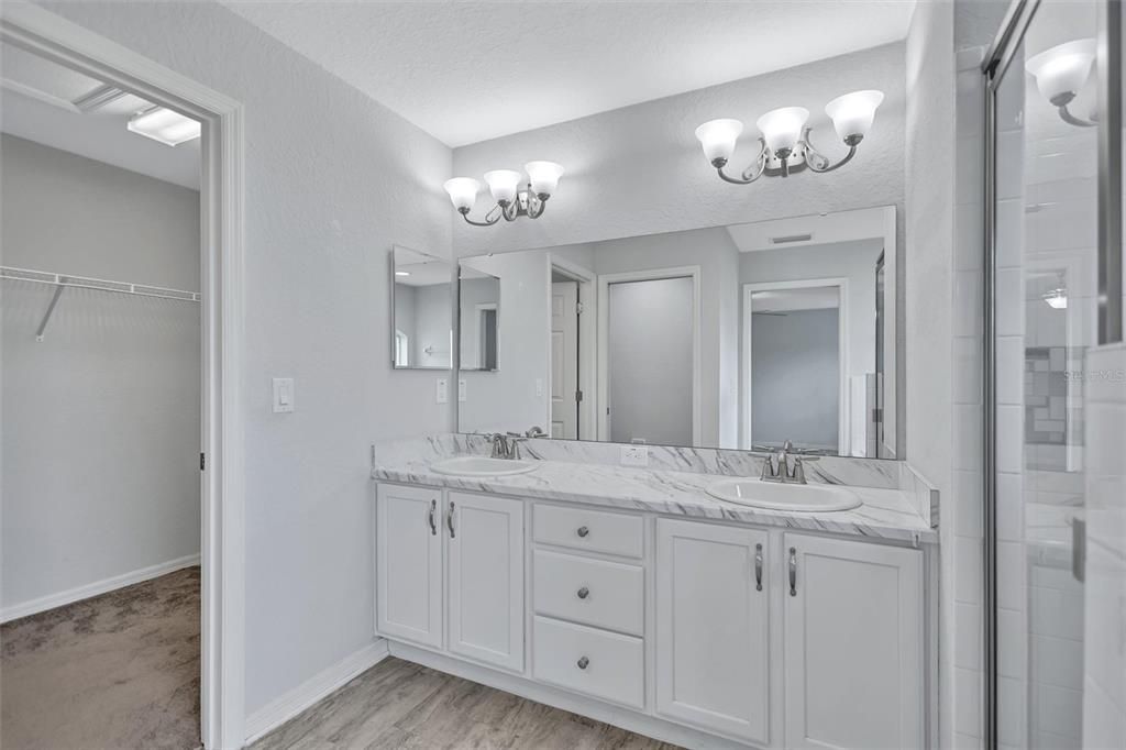 For Sale: $344,900 (4 beds, 2 baths, 1711 Square Feet)