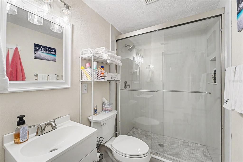 На продажу: $359,000 (3 спален, 2 ванн, 1276 Квадратных фут)