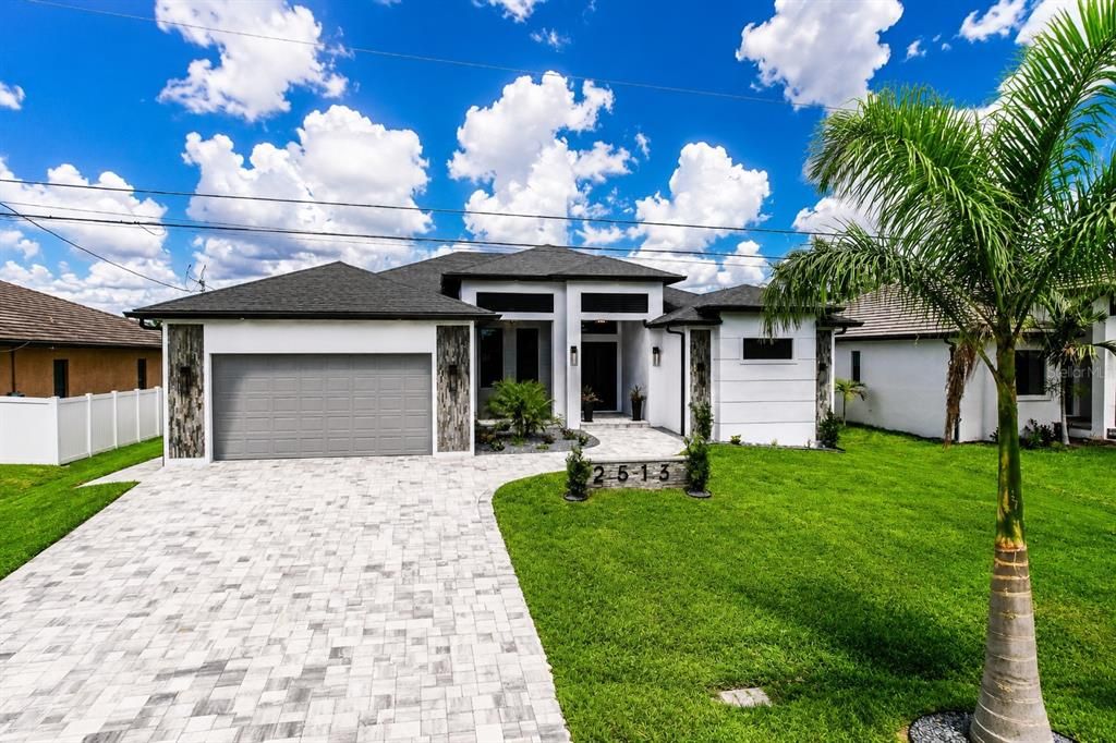 Active With Contract: $739,900 (3 beds, 3 baths, 2131 Square Feet)