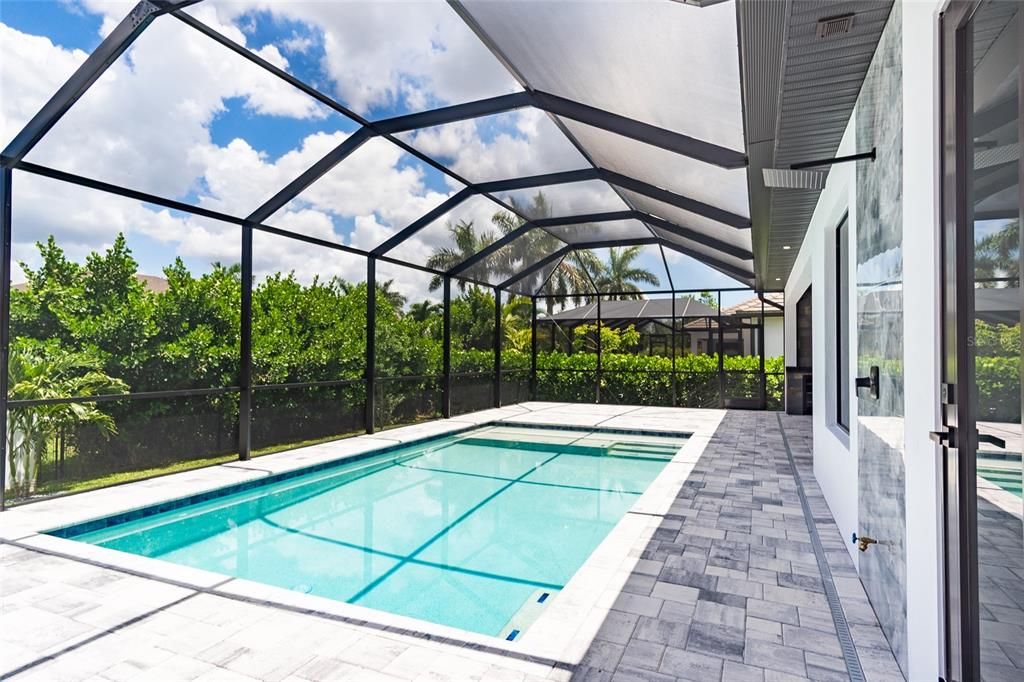 Active With Contract: $739,900 (3 beds, 3 baths, 2131 Square Feet)