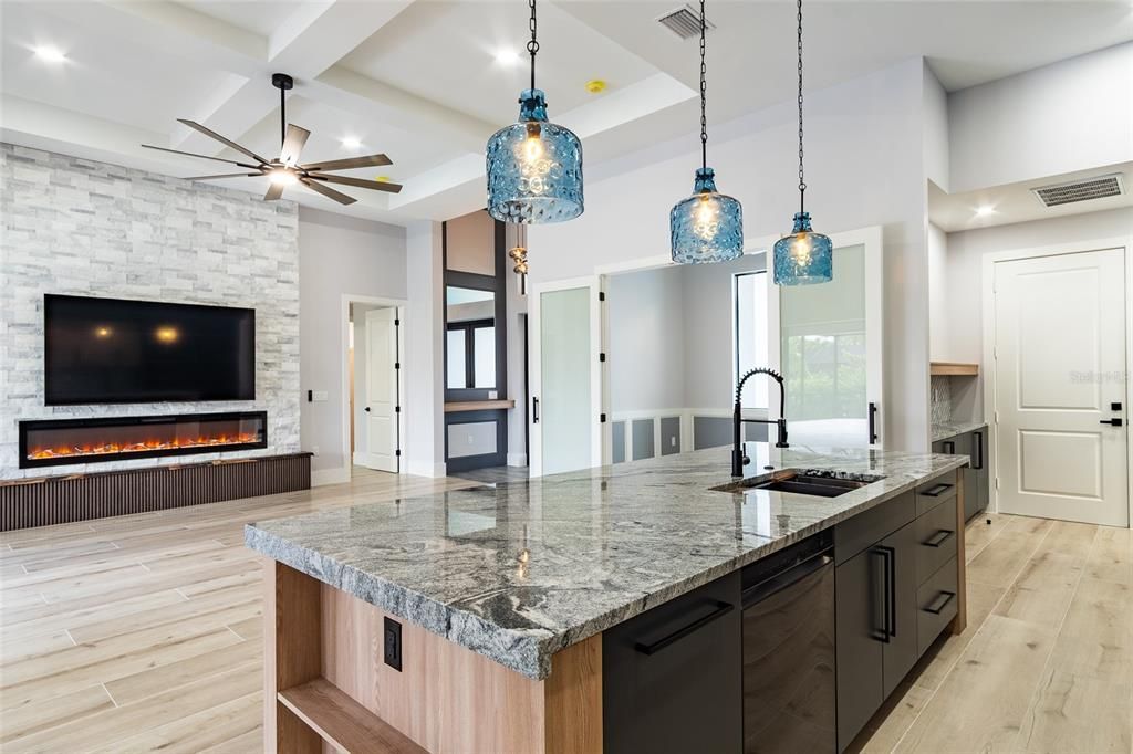 Active With Contract: $739,900 (3 beds, 3 baths, 2131 Square Feet)