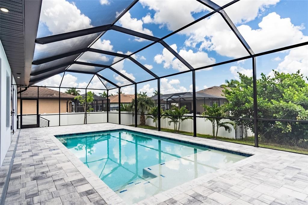 Active With Contract: $739,900 (3 beds, 3 baths, 2131 Square Feet)