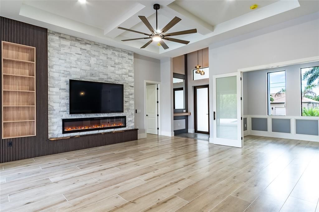 Active With Contract: $739,900 (3 beds, 3 baths, 2131 Square Feet)