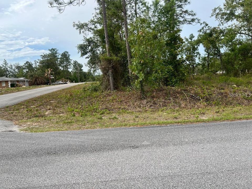 На продажу: $13,500 (0.25 acres)