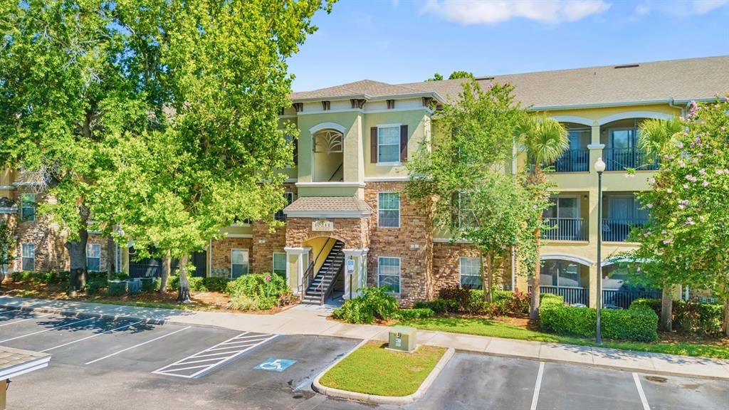 For Sale: $219,900 (2 beds, 2 baths, 1095 Square Feet)