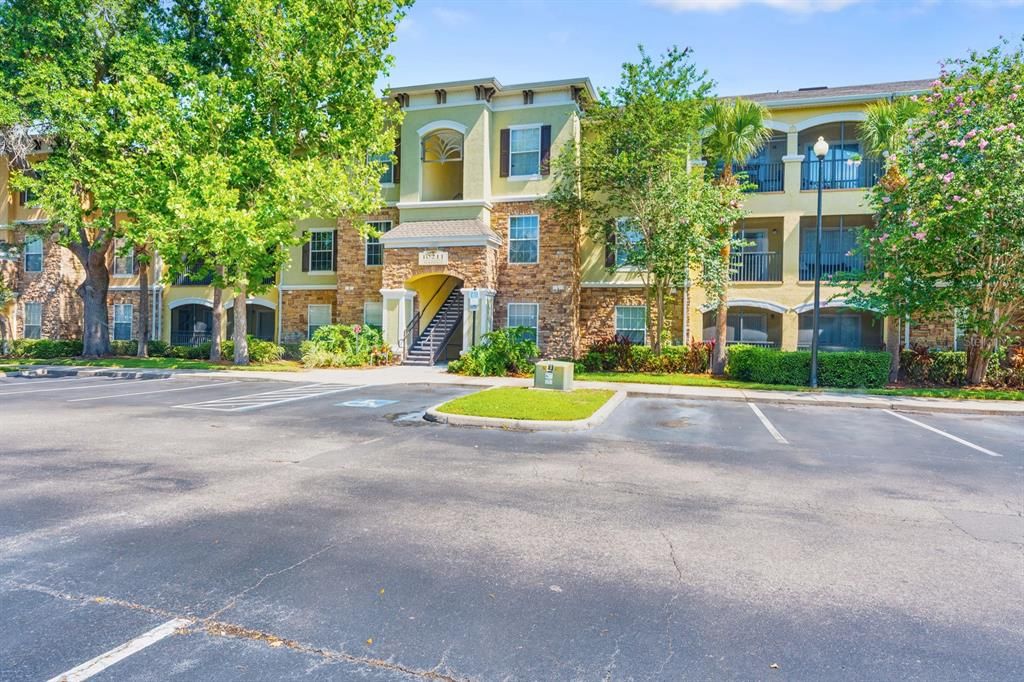 For Sale: $219,900 (2 beds, 2 baths, 1095 Square Feet)