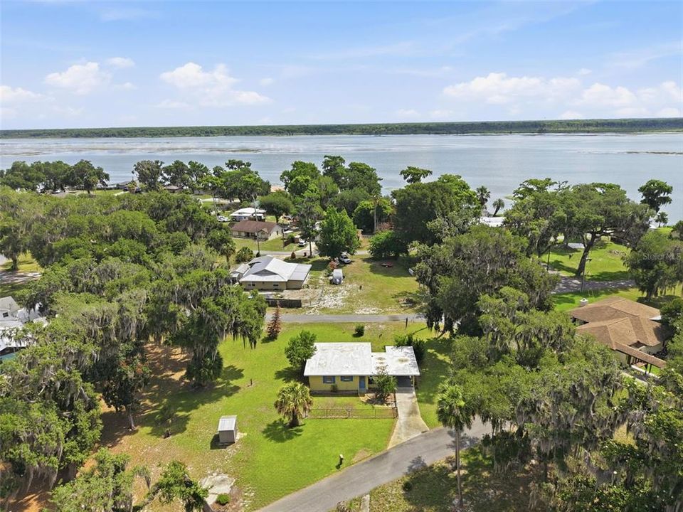 For Sale: $225,000 (2 beds, 1 baths, 784 Square Feet)
