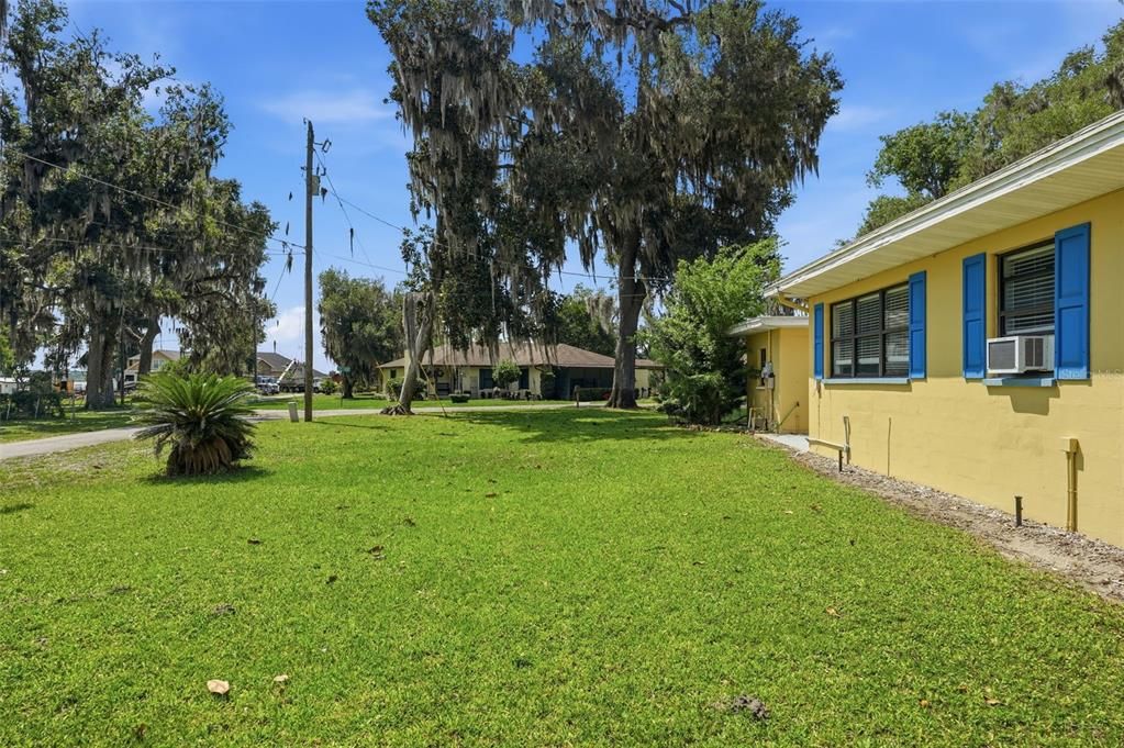 For Sale: $225,000 (2 beds, 1 baths, 784 Square Feet)