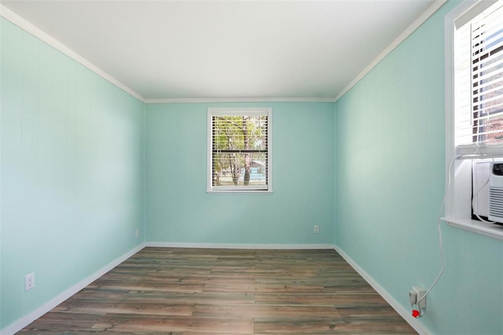 For Sale: $225,000 (2 beds, 1 baths, 784 Square Feet)