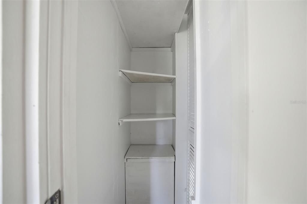 For Sale: $225,000 (2 beds, 1 baths, 784 Square Feet)