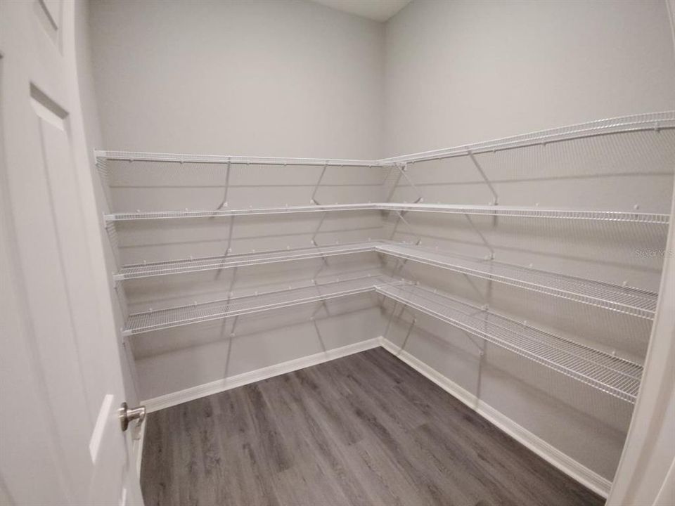 For Rent: $2,200 (4 beds, 2 baths, 2029 Square Feet)