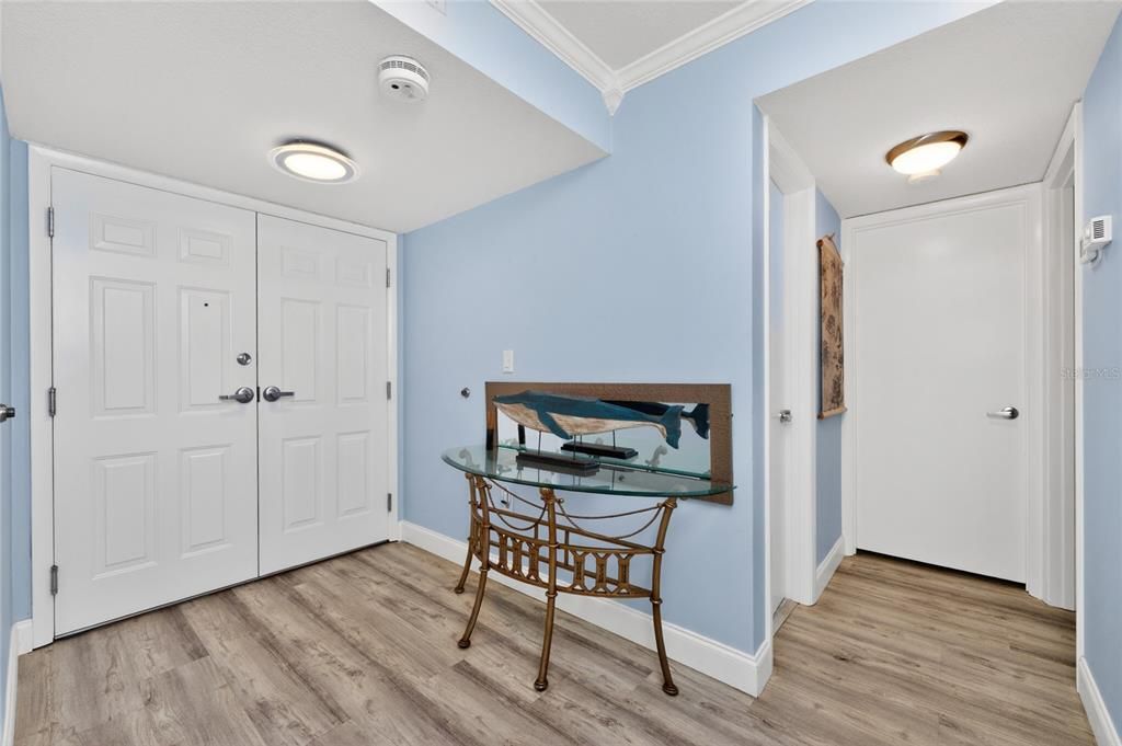 Activo con contrato: $169,000 (2 camas, 2 baños, 1147 Pies cuadrados)