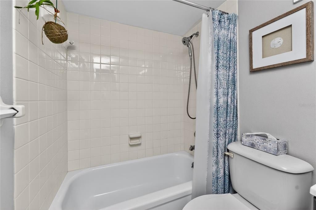 Activo con contrato: $169,000 (2 camas, 2 baños, 1147 Pies cuadrados)