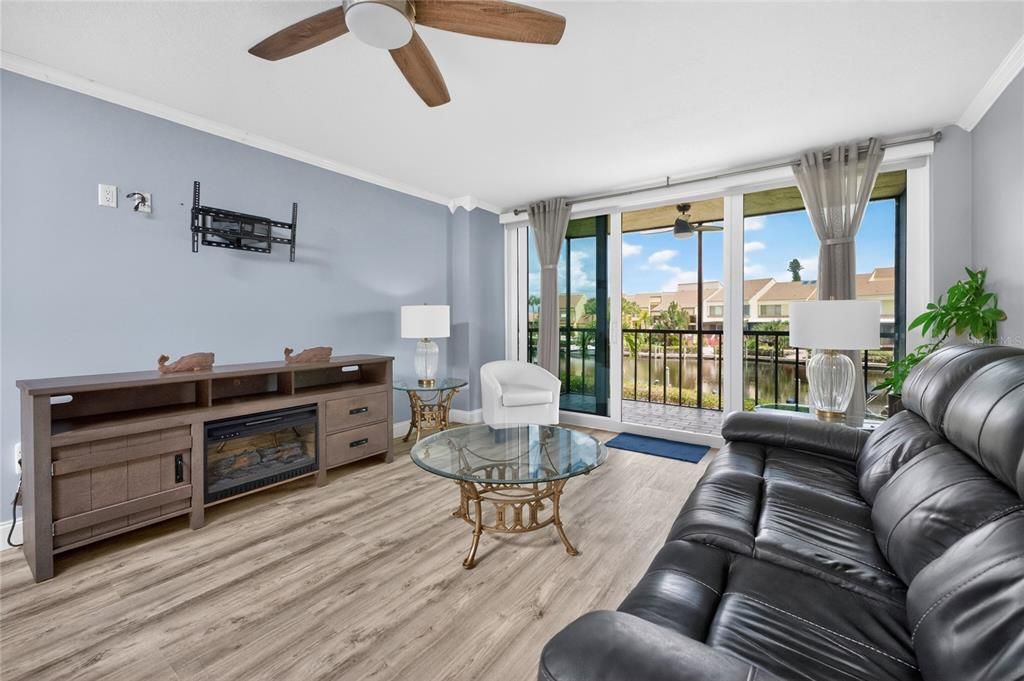 Activo con contrato: $169,000 (2 camas, 2 baños, 1147 Pies cuadrados)