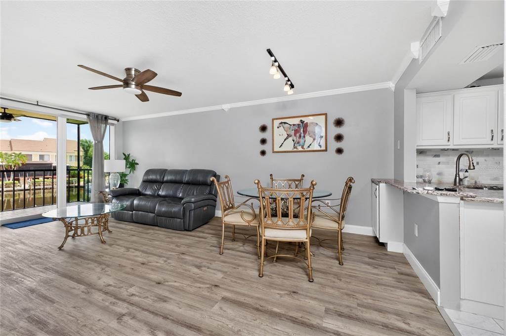 Activo con contrato: $169,000 (2 camas, 2 baños, 1147 Pies cuadrados)