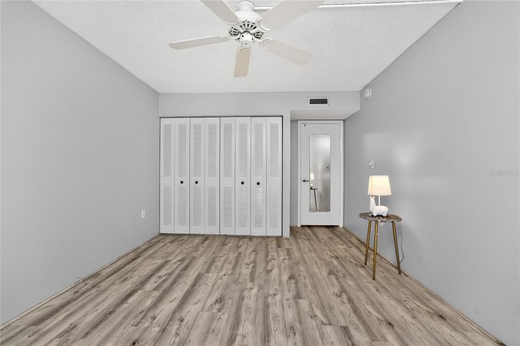 Activo con contrato: $169,000 (2 camas, 2 baños, 1147 Pies cuadrados)