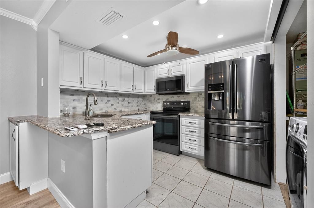 Activo con contrato: $169,000 (2 camas, 2 baños, 1147 Pies cuadrados)