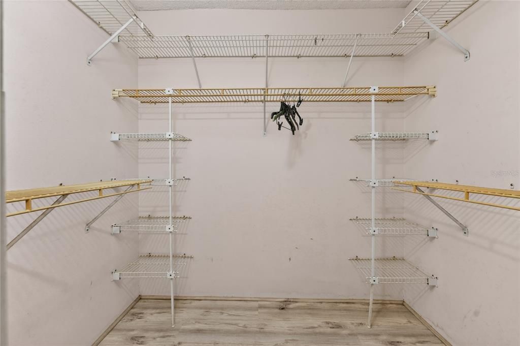 Activo con contrato: $169,000 (2 camas, 2 baños, 1147 Pies cuadrados)