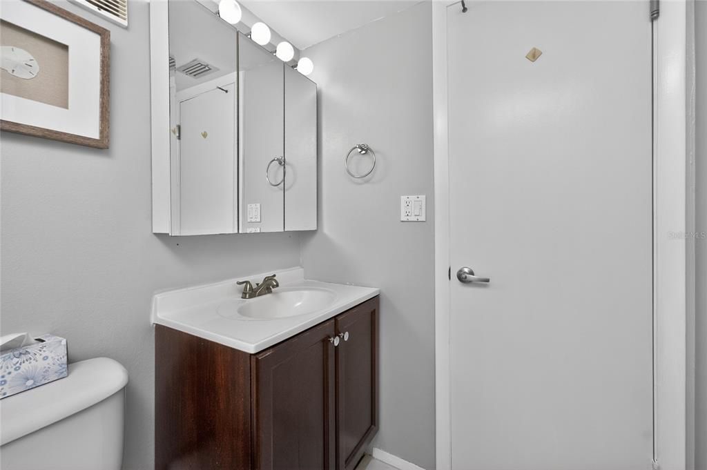 Activo con contrato: $169,000 (2 camas, 2 baños, 1147 Pies cuadrados)