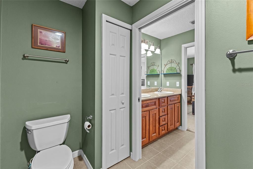 For Sale: $399,900 (3 beds, 2 baths, 1568 Square Feet)