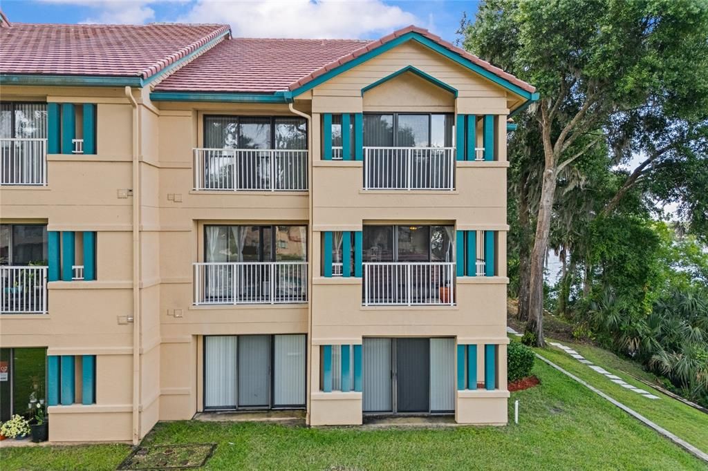 For Sale: $399,900 (3 beds, 2 baths, 1568 Square Feet)