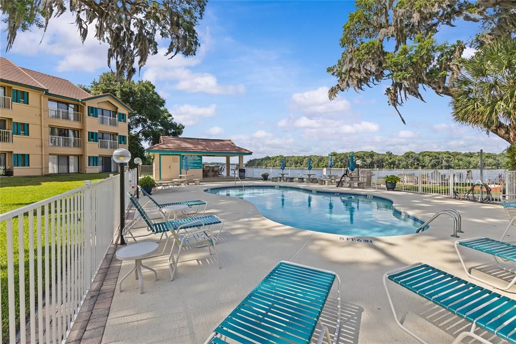 For Sale: $399,900 (3 beds, 2 baths, 1568 Square Feet)