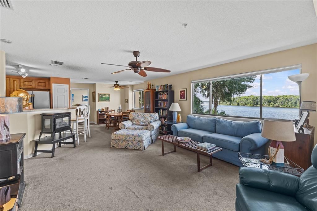 For Sale: $399,900 (3 beds, 2 baths, 1568 Square Feet)