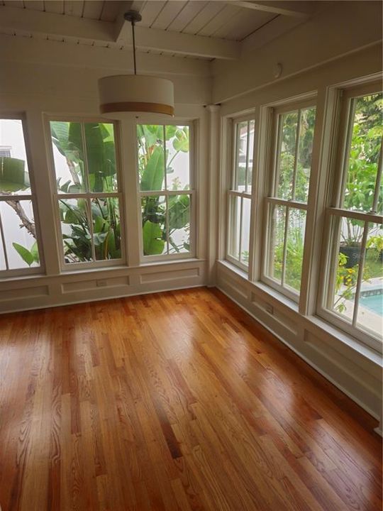 Activo con contrato: $1,200,000 (4 camas, 2 baños, 2937 Pies cuadrados)