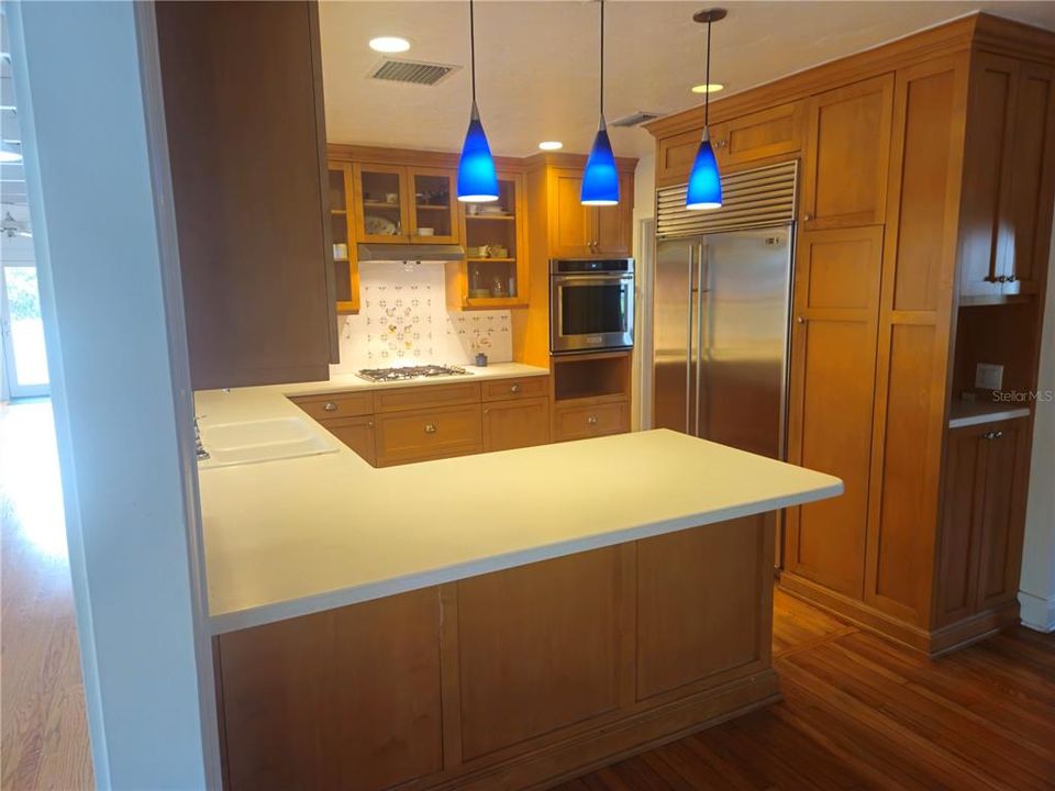 Activo con contrato: $1,200,000 (4 camas, 2 baños, 2937 Pies cuadrados)