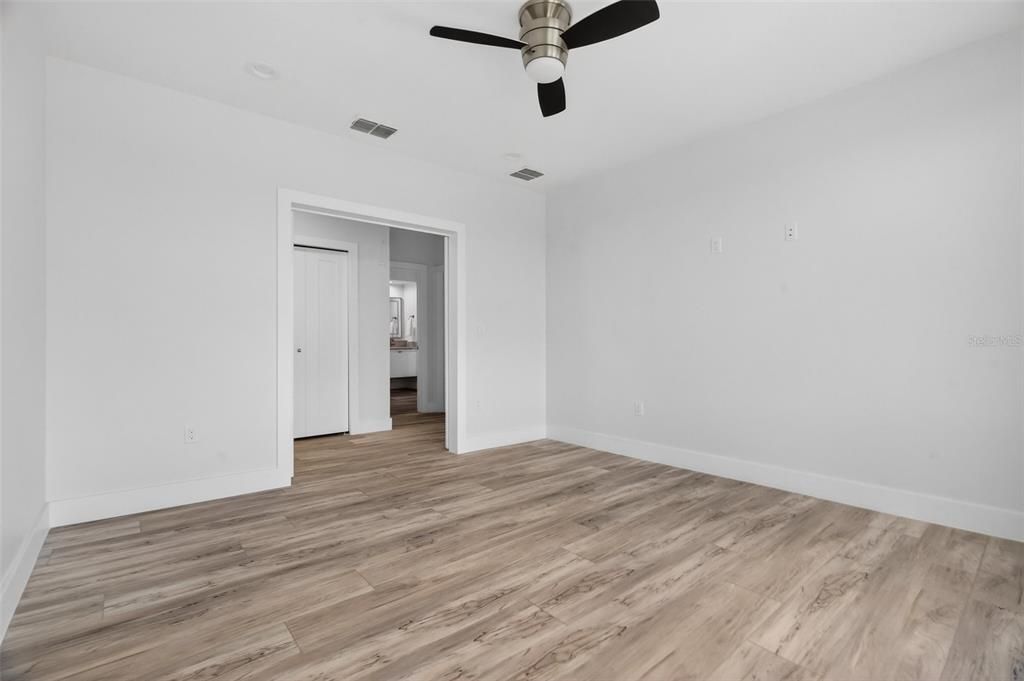 Active With Contract: $899,900 (5 beds, 4 baths, 3669 Square Feet)