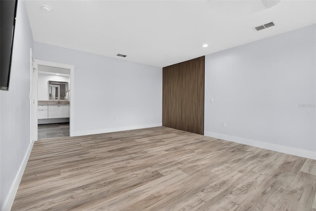 Active With Contract: $899,900 (5 beds, 4 baths, 3669 Square Feet)