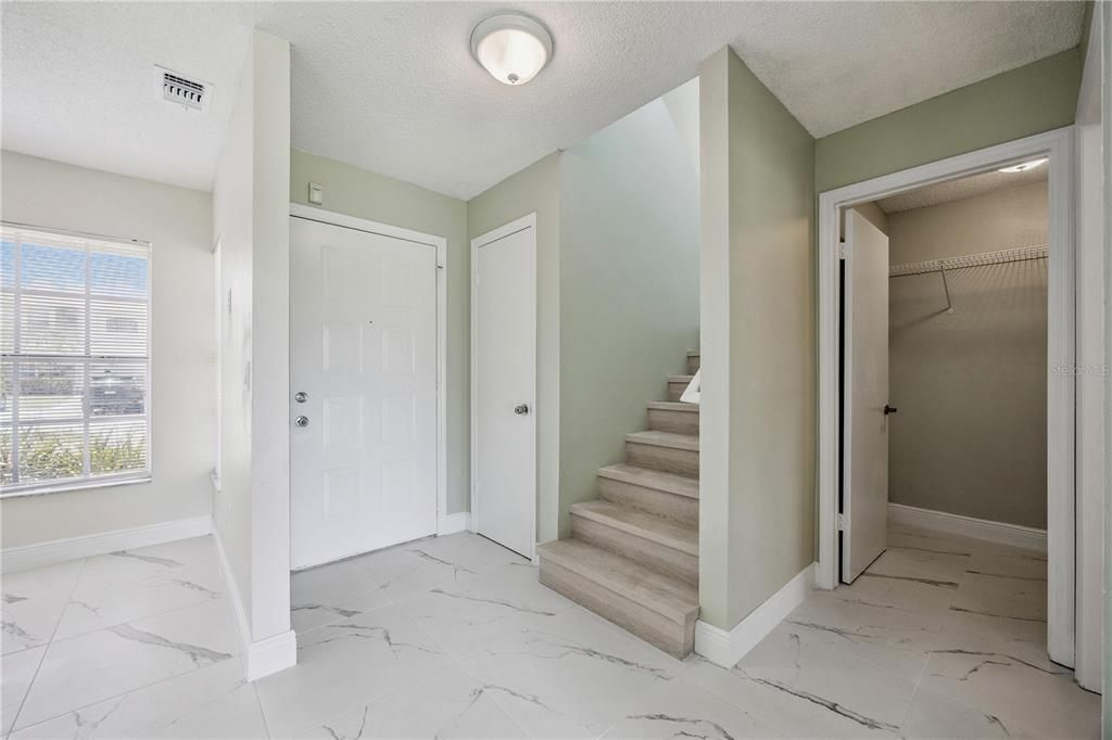 En Venta: $289,999 (3 camas, 2 baños, 1279 Pies cuadrados)