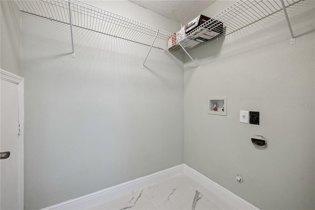 En Venta: $289,999 (3 camas, 2 baños, 1279 Pies cuadrados)
