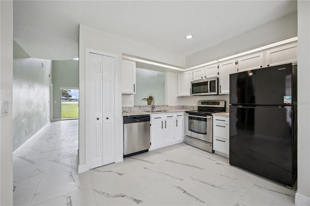 En Venta: $289,999 (3 camas, 2 baños, 1279 Pies cuadrados)