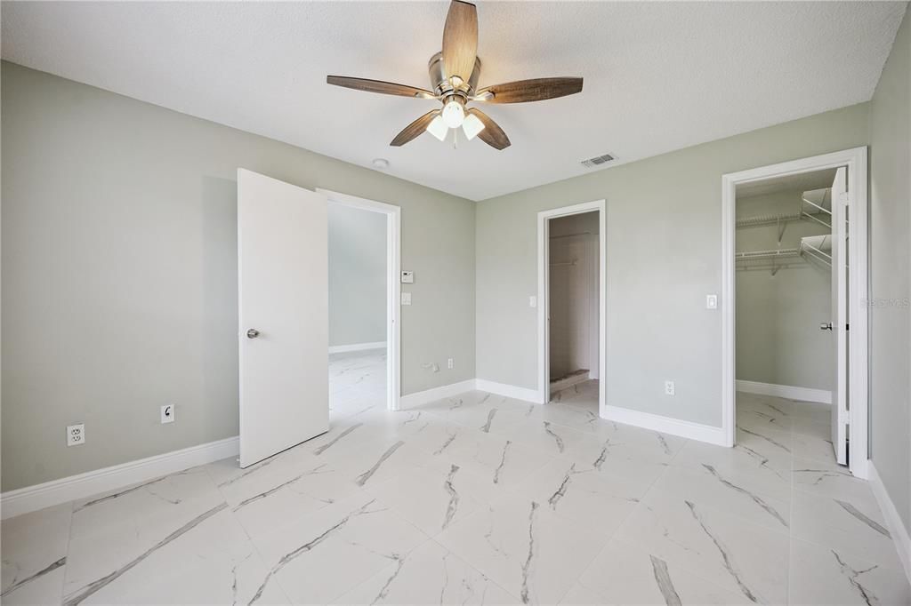 En Venta: $289,999 (3 camas, 2 baños, 1279 Pies cuadrados)