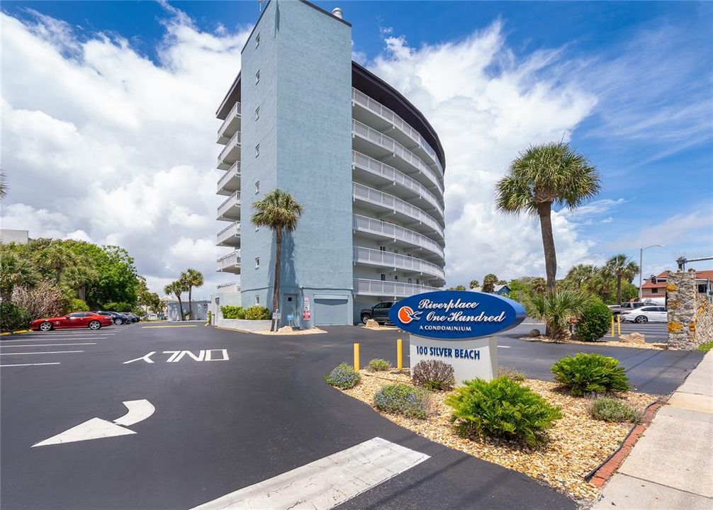 For Sale: $115,000 (2 beds, 2 baths, 1095 Square Feet)