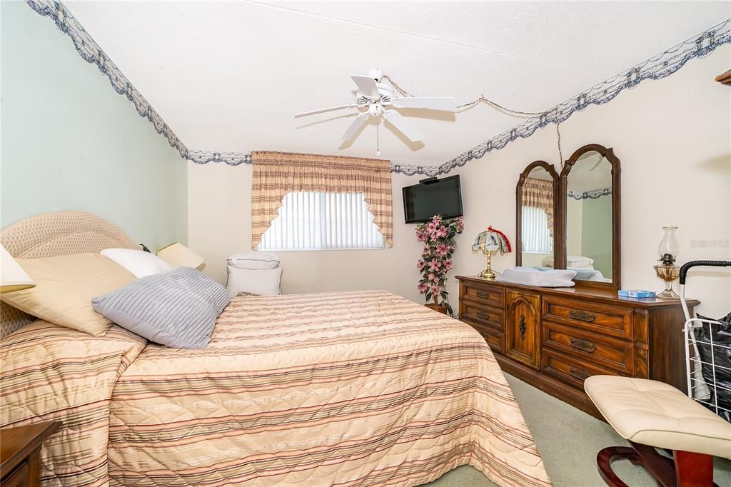 For Sale: $115,000 (2 beds, 2 baths, 1095 Square Feet)