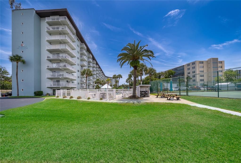 For Sale: $115,000 (2 beds, 2 baths, 1095 Square Feet)