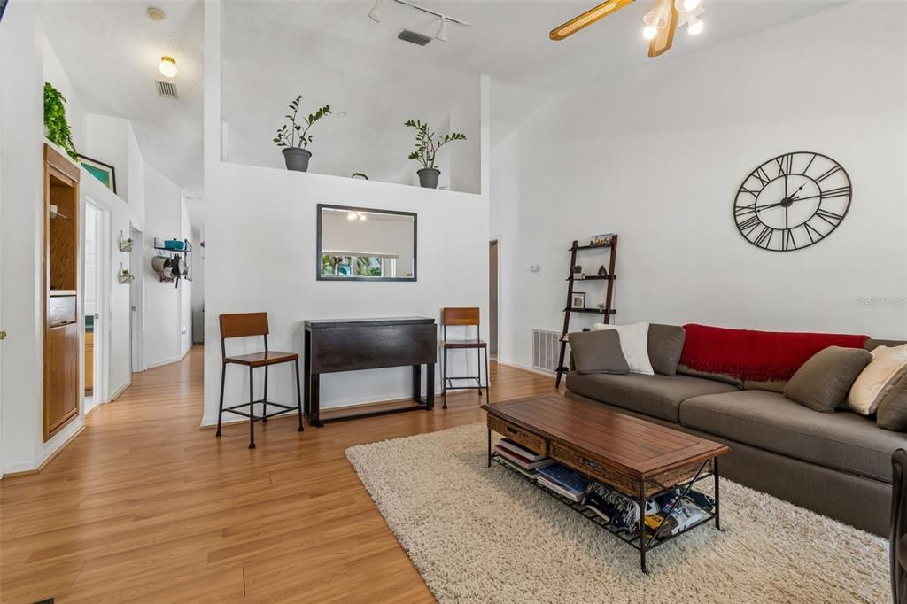 В аренду: $3,200 (3 спален, 2 ванн, 1560 Квадратных фут)