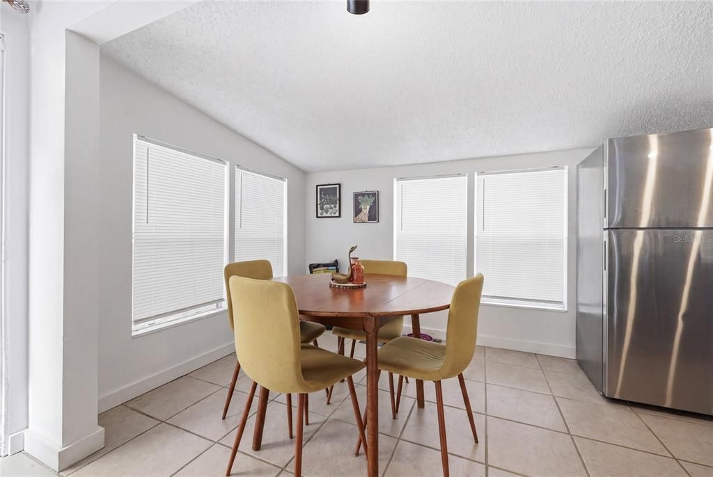 For Sale: $229,990 (2 beds, 2 baths, 1020 Square Feet)