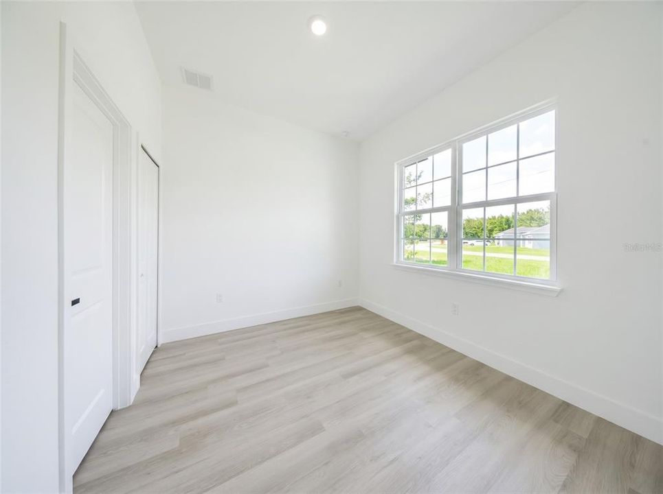 На продажу: $354,900 (4 спален, 3 ванн, 1802 Квадратных фут)