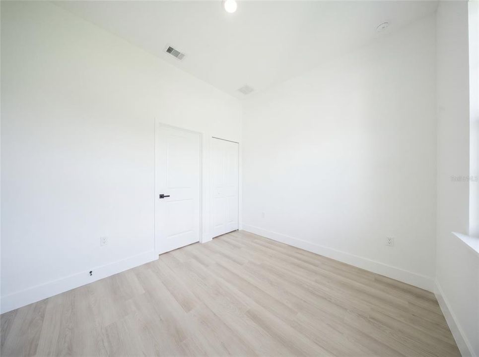 На продажу: $354,900 (4 спален, 3 ванн, 1802 Квадратных фут)
