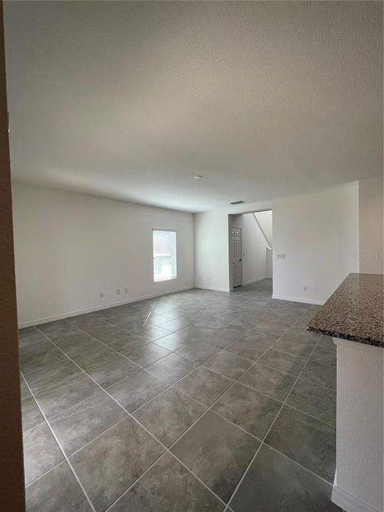 For Rent: $2,250 (4 beds, 3 baths, 2014 Square Feet)