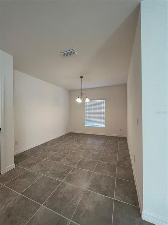 For Rent: $2,250 (4 beds, 3 baths, 2014 Square Feet)