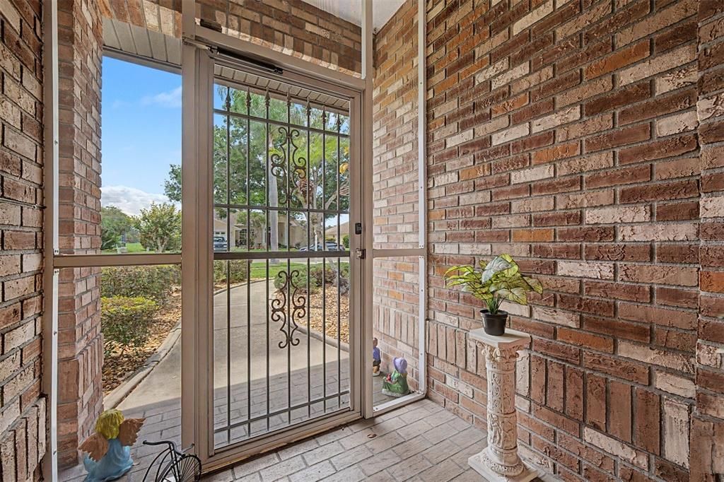For Sale: $350,000 (3 beds, 2 baths, 1948 Square Feet)