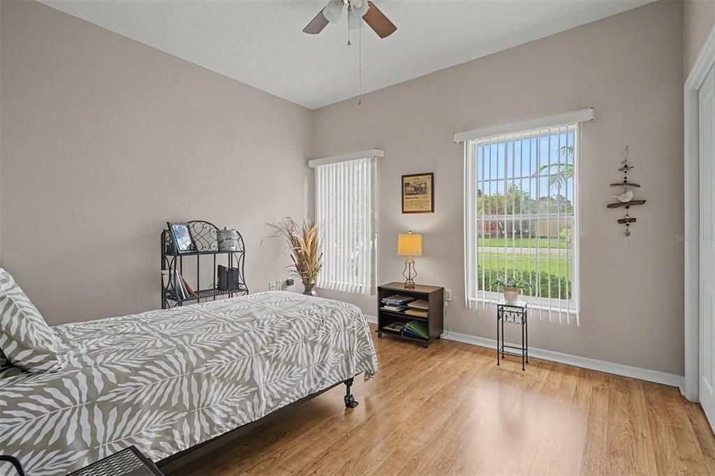 For Sale: $350,000 (3 beds, 2 baths, 1948 Square Feet)