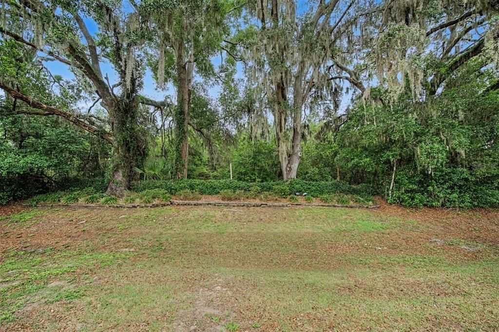 For Sale: $350,000 (3 beds, 2 baths, 1948 Square Feet)