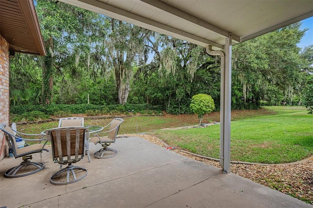 For Sale: $350,000 (3 beds, 2 baths, 1948 Square Feet)