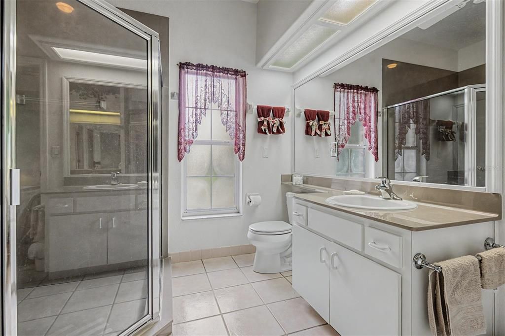 For Sale: $350,000 (3 beds, 2 baths, 1948 Square Feet)