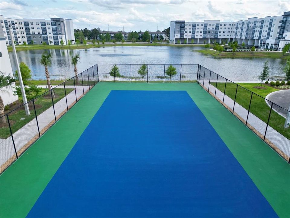 В аренду: $1,800 (2 спален, 2 ванн, 1023 Квадратных фут)